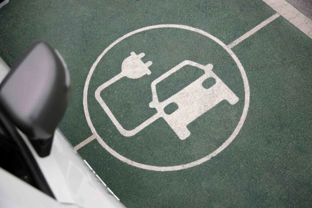 close-up-electric-car-charging (1)